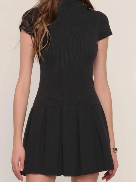 Heartloom Dresses & Skirts - Heartloom Black Ribbed Knit Mini Dress